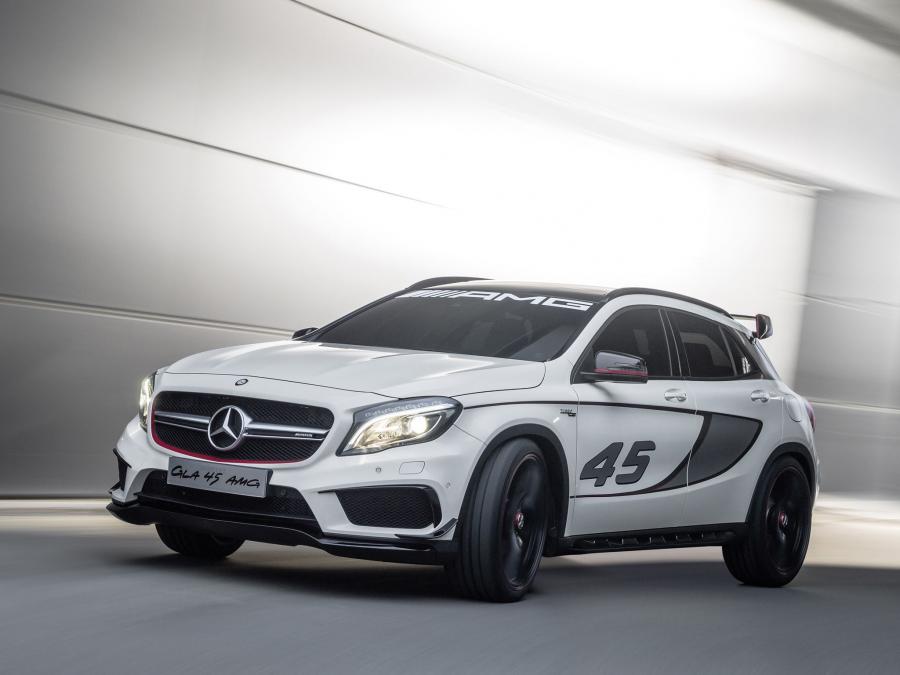  Mercedes-Benz Concept GLA45 AMG 2013 года  (фото 6 из 11)